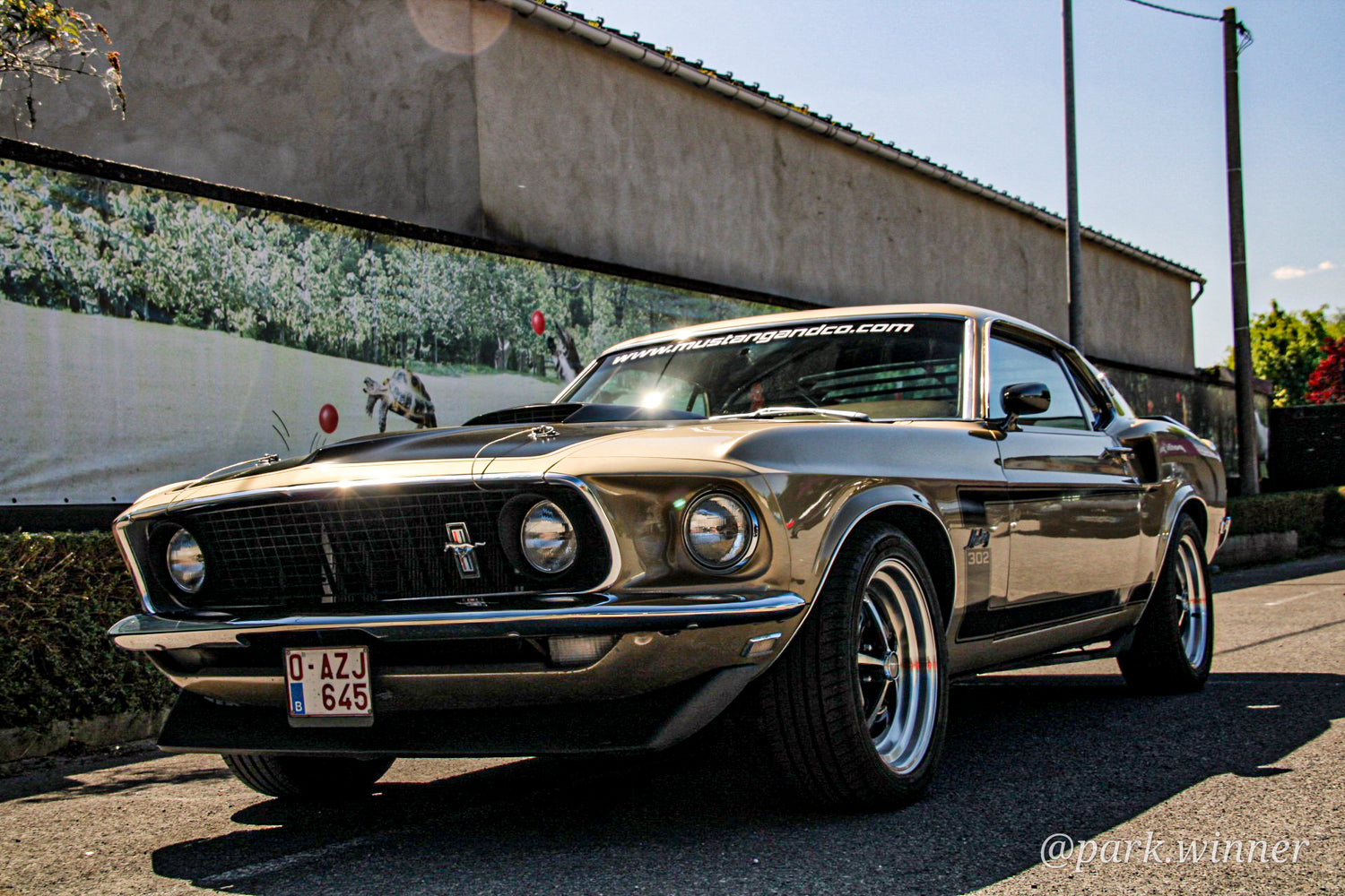 ford mustang dorée 3/4